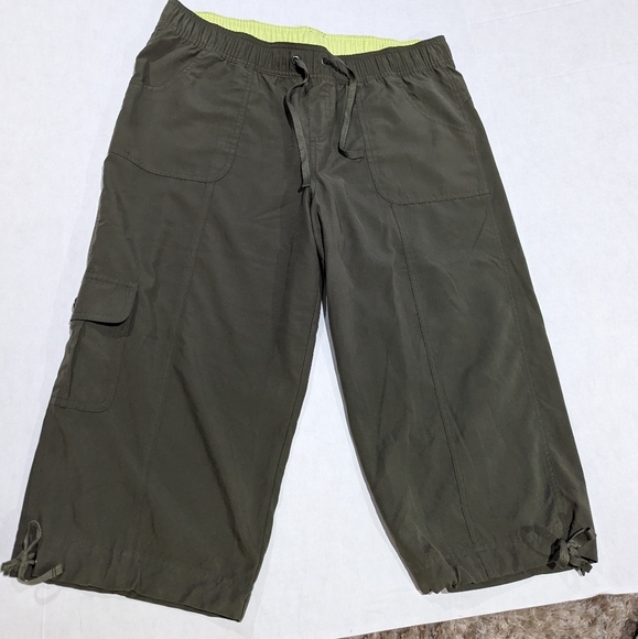 tek gear Pants - Tek Gear Elements Series Olive Green Activewear Capri Pant Size Large Like New